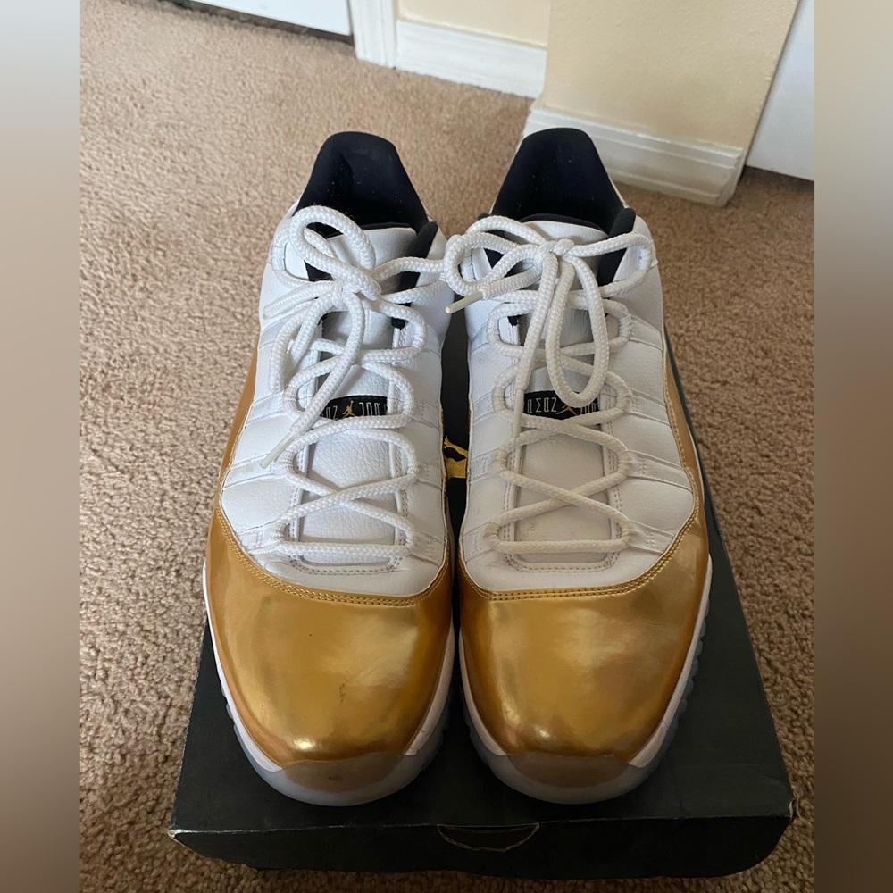 Air Jordan 11 Retro Low “Closing Ceremony”